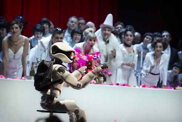 Робот-солист оперы 